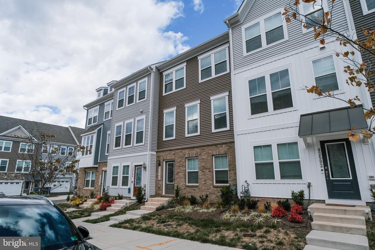 42588 PITLOCHRY TER, STERLING, Virginia 20166, 4 Bedrooms Bedrooms, ,3 BathroomsBathrooms,Residential,For sale,42588 PITLOCHRY TER,VALO2109610 MLS # VALO2109610