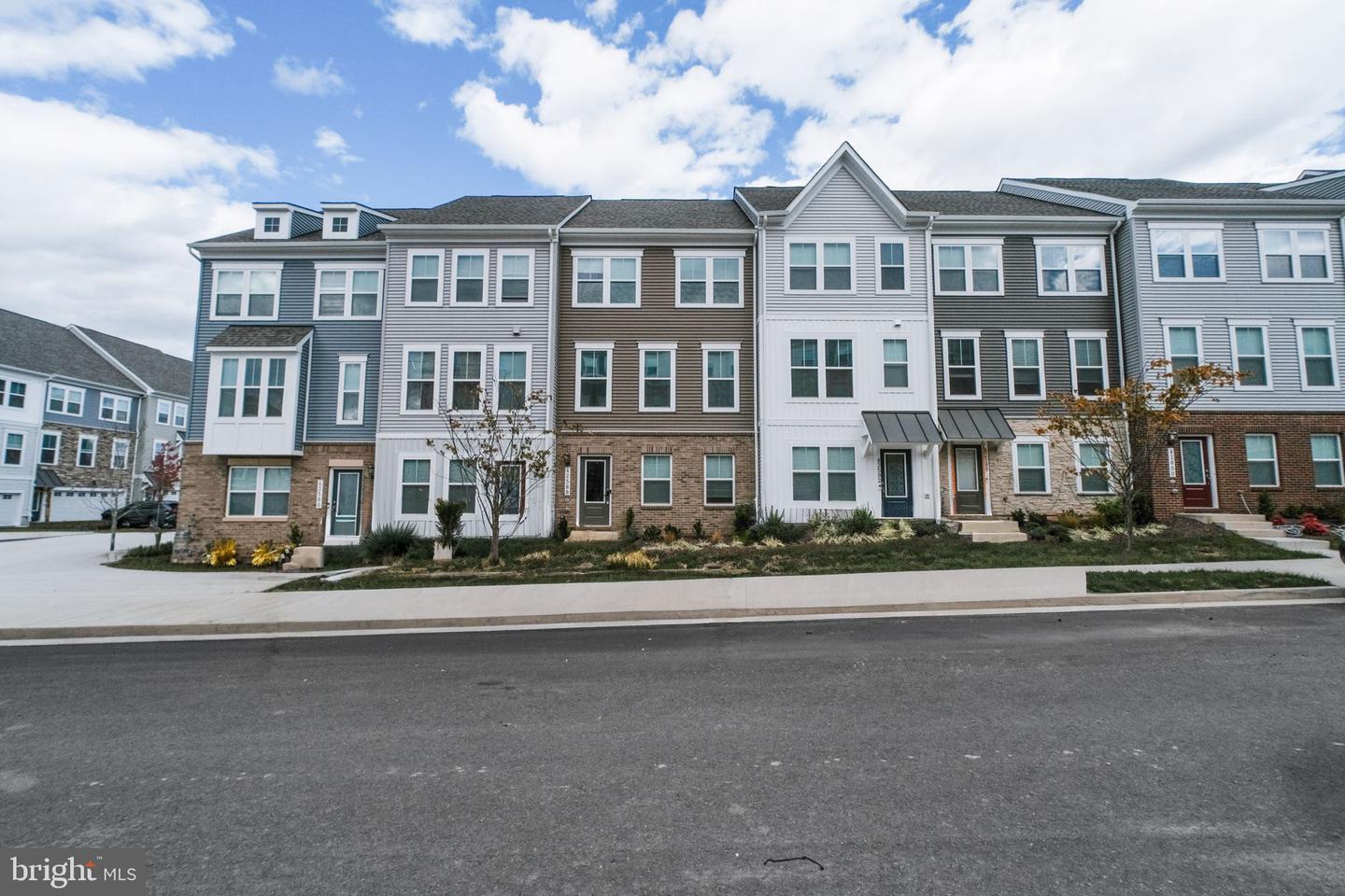 42588 PITLOCHRY TER, STERLING, Virginia 20166, 4 Bedrooms Bedrooms, ,3 BathroomsBathrooms,Residential,For sale,42588 PITLOCHRY TER,VALO2109610 MLS # VALO2109610