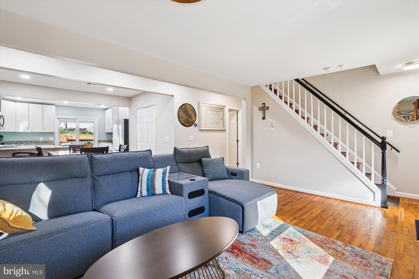 2512 JAMAICA DR, ALEXANDRIA, Virginia 22303, 4 Bedrooms Bedrooms, 7 Rooms Rooms,3 BathroomsBathrooms,Residential,For sale,2512 JAMAICA DR,VAFX2276092 MLS # VAFX2276092