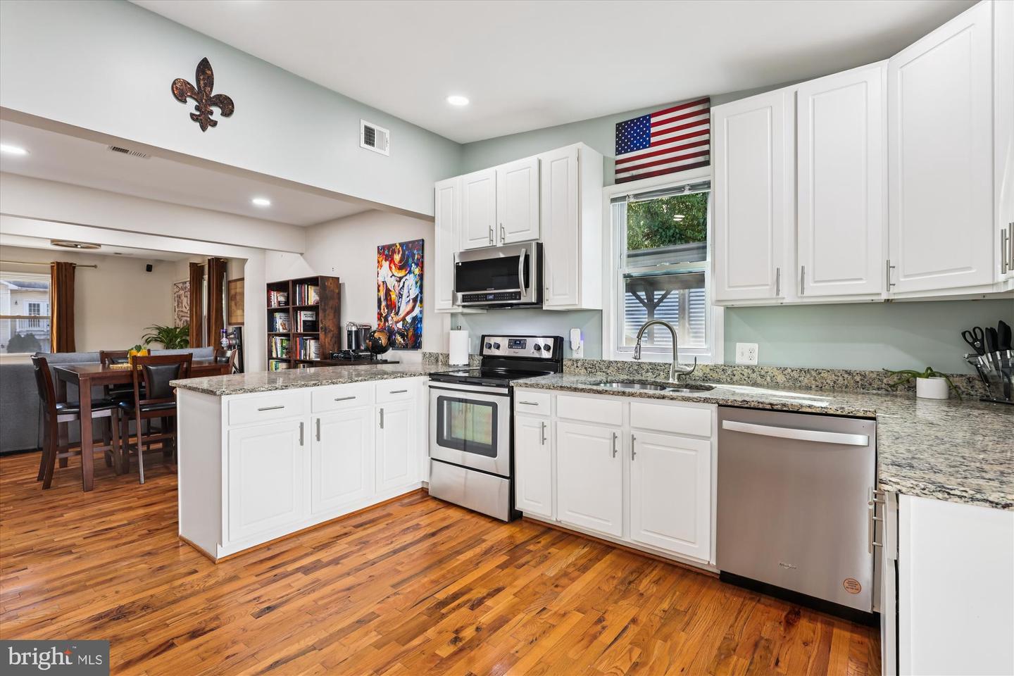 2512 JAMAICA DR, ALEXANDRIA, Virginia 22303, 4 Bedrooms Bedrooms, 7 Rooms Rooms,3 BathroomsBathrooms,Residential,For sale,2512 JAMAICA DR,VAFX2276092 MLS # VAFX2276092