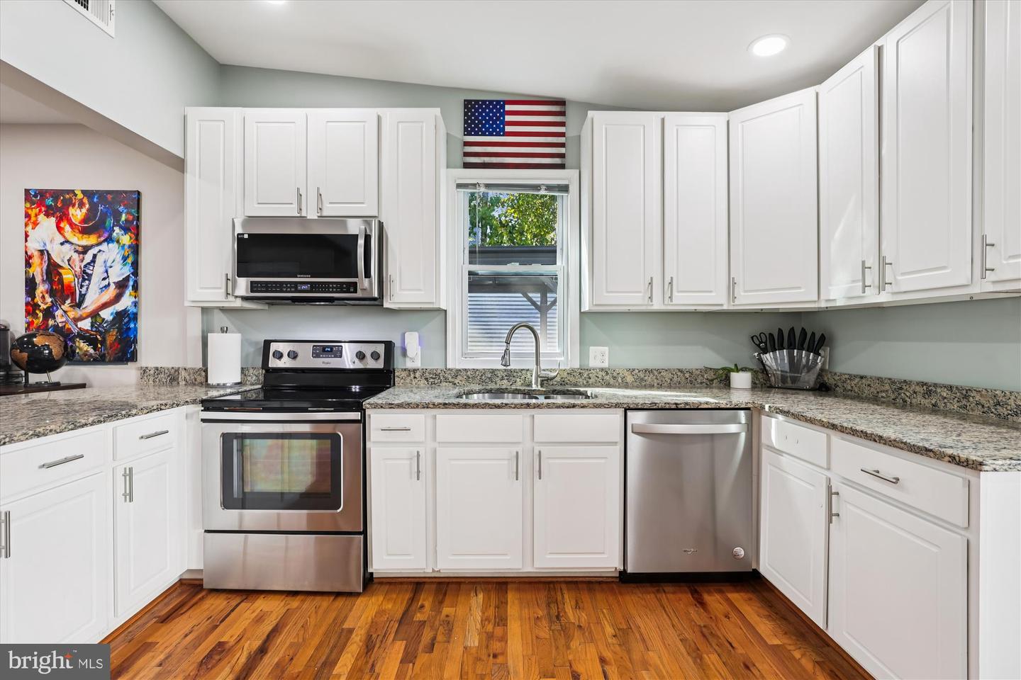 2512 JAMAICA DR, ALEXANDRIA, Virginia 22303, 4 Bedrooms Bedrooms, 7 Rooms Rooms,3 BathroomsBathrooms,Residential,For sale,2512 JAMAICA DR,VAFX2276092 MLS # VAFX2276092