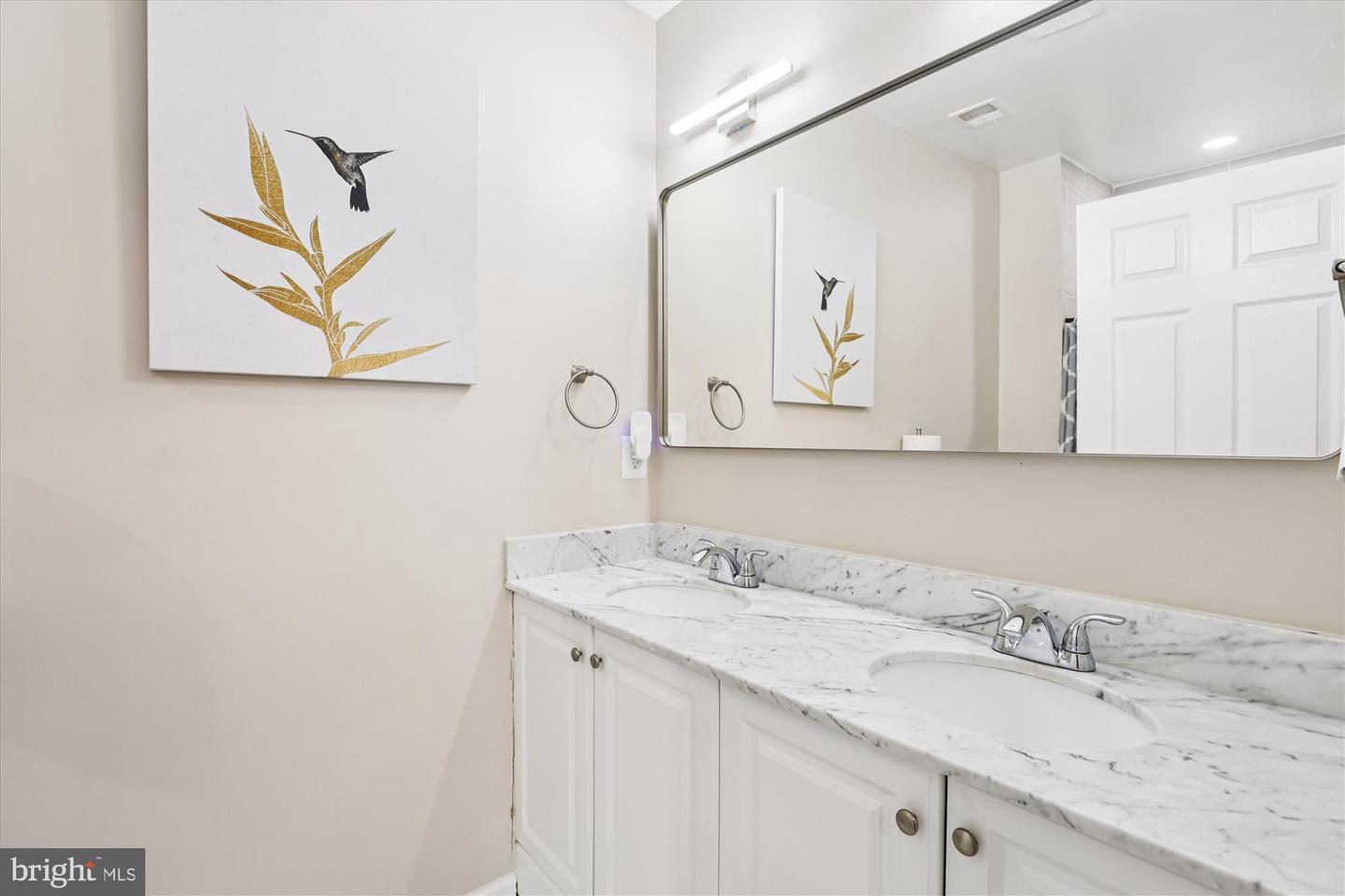 2512 JAMAICA DR, ALEXANDRIA, Virginia 22303, 4 Bedrooms Bedrooms, 7 Rooms Rooms,3 BathroomsBathrooms,Residential,For sale,2512 JAMAICA DR,VAFX2276092 MLS # VAFX2276092