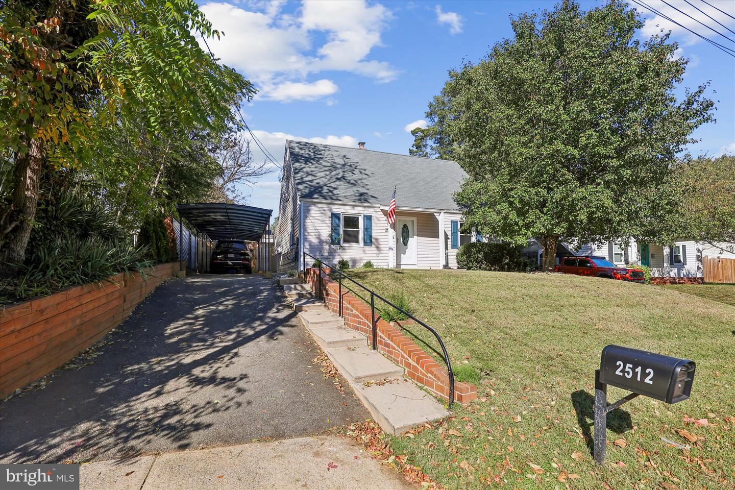 2512 JAMAICA DR, ALEXANDRIA, Virginia 22303, 4 Bedrooms Bedrooms, 7 Rooms Rooms,3 BathroomsBathrooms,Residential,For sale,2512 JAMAICA DR,VAFX2276092 MLS # VAFX2276092