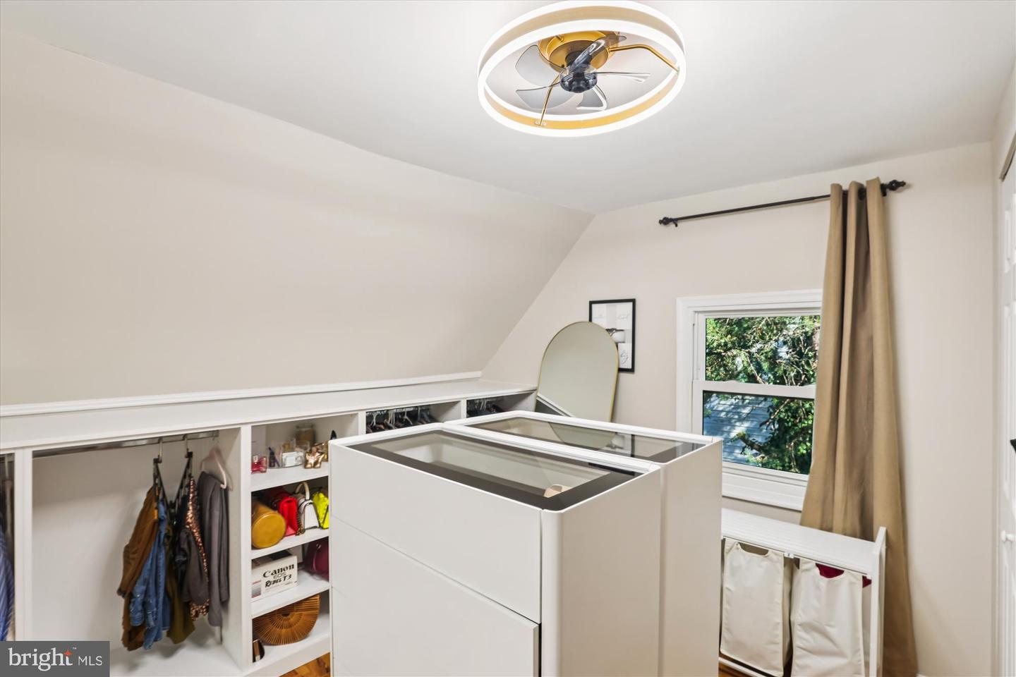 2512 JAMAICA DR, ALEXANDRIA, Virginia 22303, 4 Bedrooms Bedrooms, 7 Rooms Rooms,3 BathroomsBathrooms,Residential,For sale,2512 JAMAICA DR,VAFX2276092 MLS # VAFX2276092
