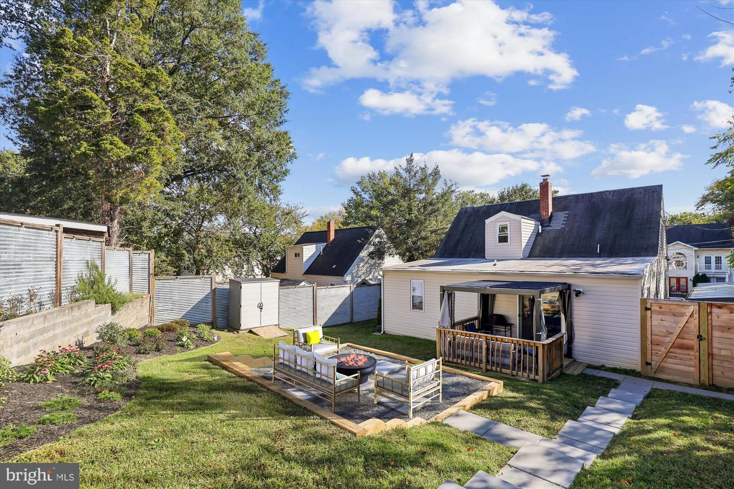 2512 JAMAICA DR, ALEXANDRIA, Virginia 22303, 4 Bedrooms Bedrooms, 7 Rooms Rooms,3 BathroomsBathrooms,Residential,For sale,2512 JAMAICA DR,VAFX2276092 MLS # VAFX2276092