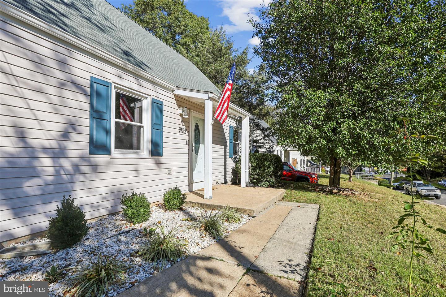 2512 JAMAICA DR, ALEXANDRIA, Virginia 22303, 4 Bedrooms Bedrooms, 7 Rooms Rooms,3 BathroomsBathrooms,Residential,For sale,2512 JAMAICA DR,VAFX2276092 MLS # VAFX2276092