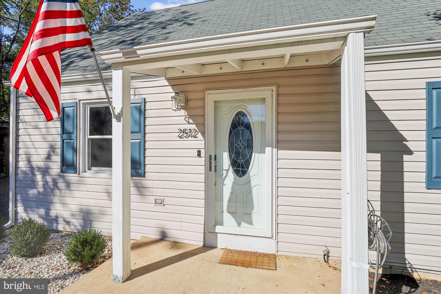 2512 JAMAICA DR, ALEXANDRIA, Virginia 22303, 4 Bedrooms Bedrooms, 7 Rooms Rooms,3 BathroomsBathrooms,Residential,For sale,2512 JAMAICA DR,VAFX2276092 MLS # VAFX2276092