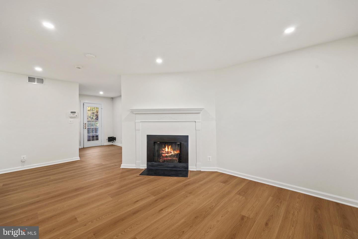 4619-C 28TH RD S #C, ARLINGTON, Virginia 22206, 2 Bedrooms Bedrooms, ,1 BathroomBathrooms,Residential,For sale,4619-C 28TH RD S #C,VAAR2065292 MLS # VAAR2065292 4619-C 28TH RD S #C, ARLINGTON, Virginia 22206, 2 Bedrooms Bedrooms, ,1 BathroomBathrooms,Residential,For sale,4619-C 28TH RD S #C,VAAR2065292 MLS # VAAR2065292