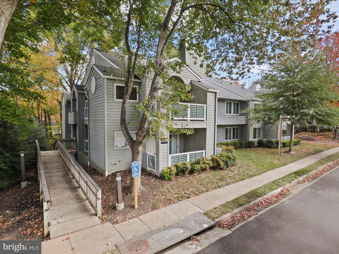 11709 SUMMERCHASE CIR #D, RESTON, Virginia 20194, 2 Bedrooms Bedrooms, 4 Rooms Rooms,2 BathroomsBathrooms,Residential,For sale,11709 SUMMERCHASE CIR #D,VAFX2276010 MLS # VAFX2276010 11709 SUMMERCHASE CIR #D, RESTON, Virginia 20194, 2 Bedrooms Bedrooms, 4 Rooms Rooms,2 BathroomsBathrooms,Residential,For sale,11709 SUMMERCHASE CIR #D,VAFX2276010 MLS # VAFX2276010