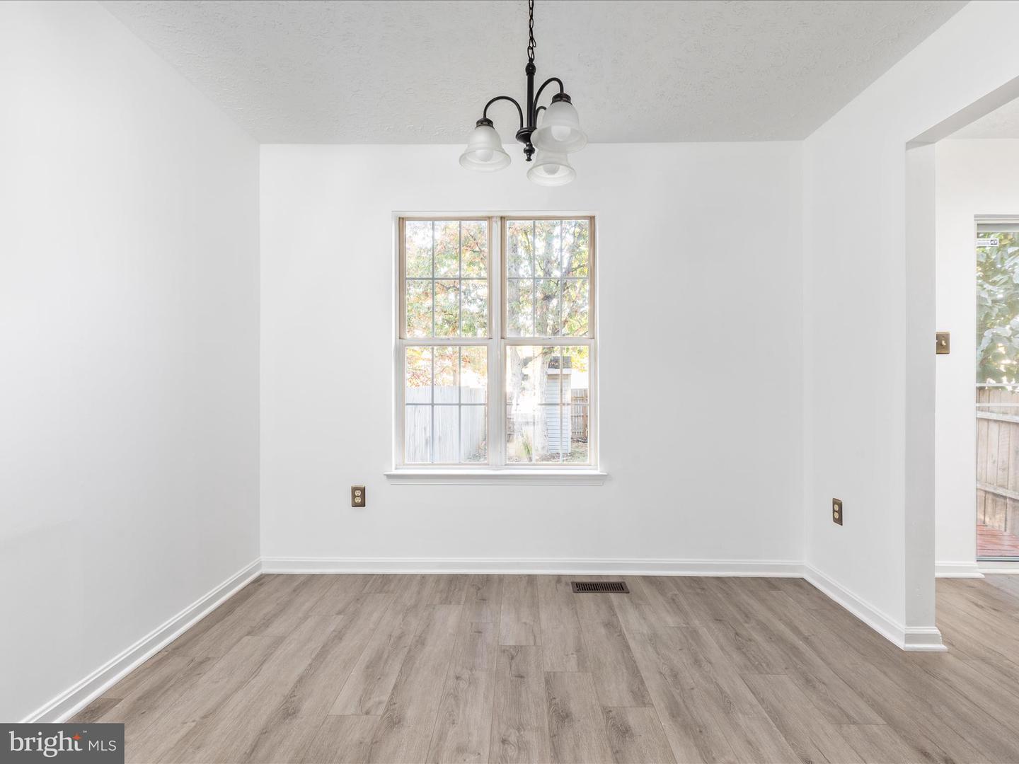 321 SHERANDO CIR, STEPHENS CITY, Virginia 22655, 3 Bedrooms Bedrooms, ,2 BathroomsBathrooms,Residential,For sale,321 SHERANDO CIR,VAFV2037652 MLS # VAFV2037652 321 SHERANDO CIR, STEPHENS CITY, Virginia 22655, 3 Bedrooms Bedrooms, ,2 BathroomsBathrooms,Residential,For sale,321 SHERANDO CIR,VAFV2037652 MLS # VAFV2037652