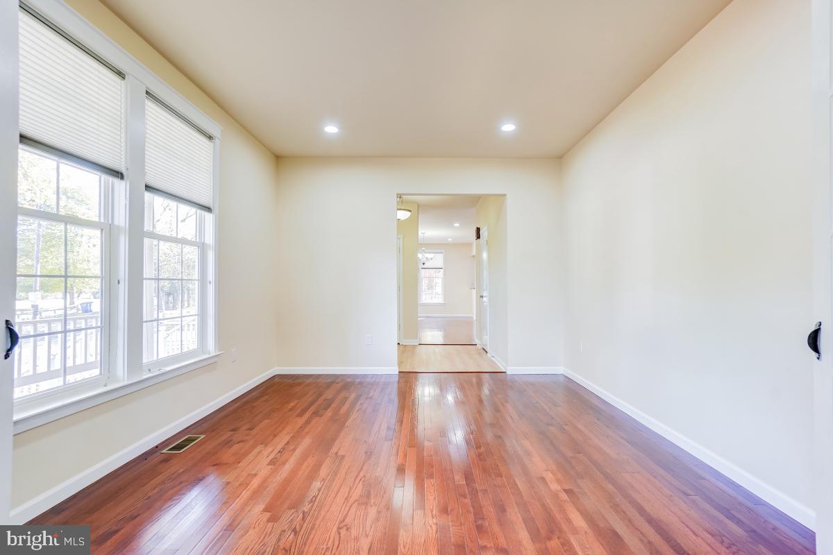 8513 THOMAS DR, MANASSAS, Virginia 20110, 3 Bedrooms Bedrooms, ,2 BathroomsBathrooms,Residential,For sale,8513 THOMAS DR,VAPW2106684 MLS # VAPW2106684