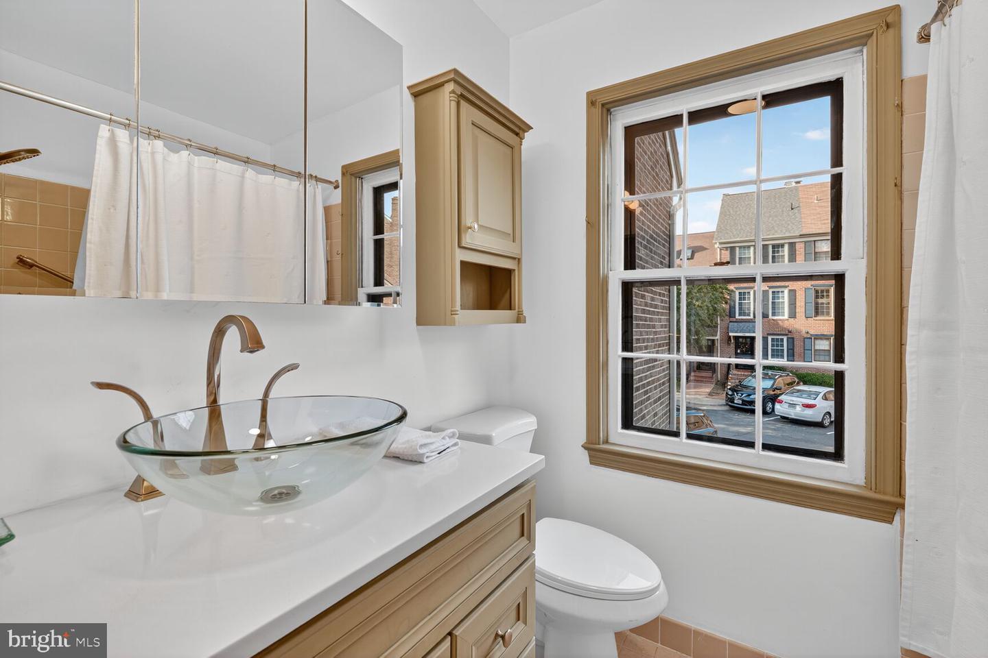 700 W ABINGDON CT, ALEXANDRIA, Virginia 22314, 2 Bedrooms Bedrooms, ,2 BathroomsBathrooms,Residential,For sale,700 W ABINGDON CT,VAAX2051178 MLS # VAAX2051178 700 W ABINGDON CT, ALEXANDRIA, Virginia 22314, 2 Bedrooms Bedrooms, ,2 BathroomsBathrooms,Residential,For sale,700 W ABINGDON CT,VAAX2051178 MLS # VAAX2051178