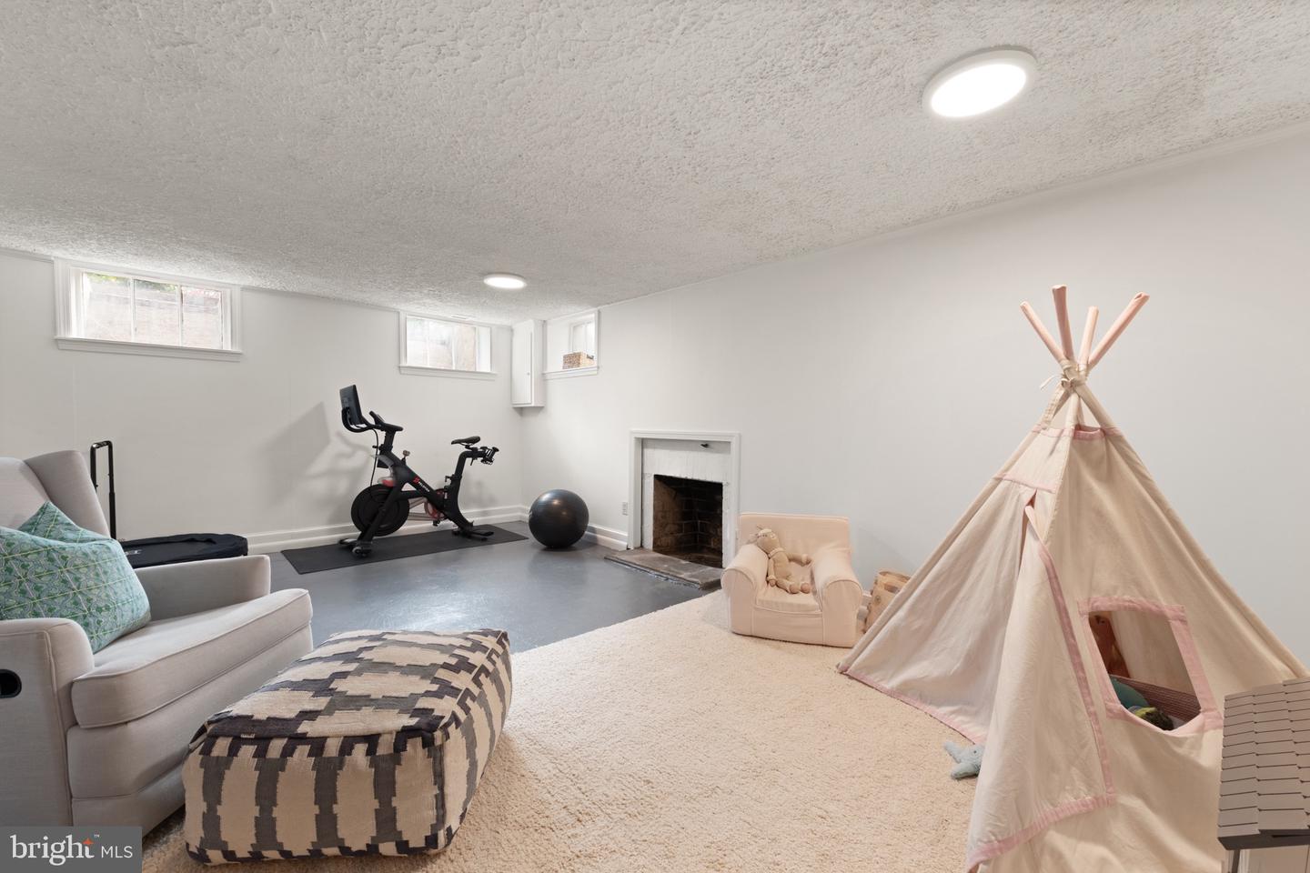 4931 BUTTERWORTH PL NW, WASHINGTON, District Of Columbia 20016, 3 Bedrooms Bedrooms, ,3 BathroomsBathrooms,Residential,For sale,4931 BUTTERWORTH PL NW,DCDC2228670 MLS # DCDC2228670