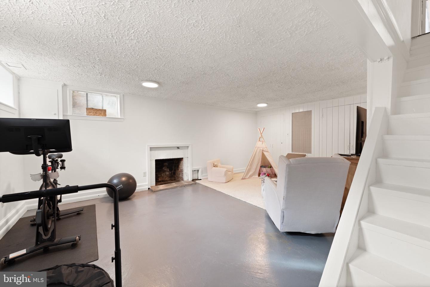 4931 BUTTERWORTH PL NW, WASHINGTON, District Of Columbia 20016, 3 Bedrooms Bedrooms, ,3 BathroomsBathrooms,Residential,For sale,4931 BUTTERWORTH PL NW,DCDC2228670 MLS # DCDC2228670