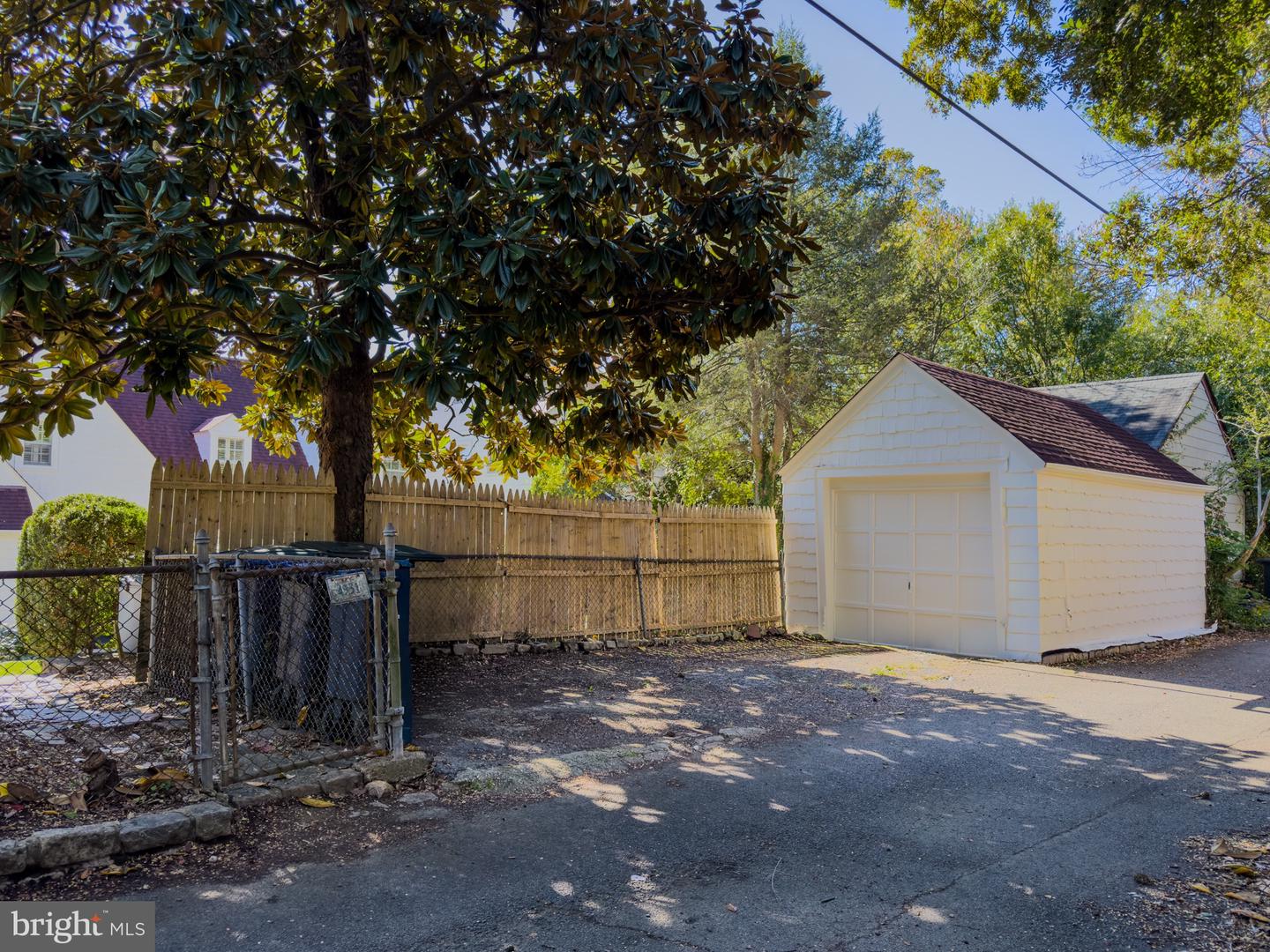4931 BUTTERWORTH PL NW, WASHINGTON, District Of Columbia 20016, 3 Bedrooms Bedrooms, ,3 BathroomsBathrooms,Residential,For sale,4931 BUTTERWORTH PL NW,DCDC2228670 MLS # DCDC2228670