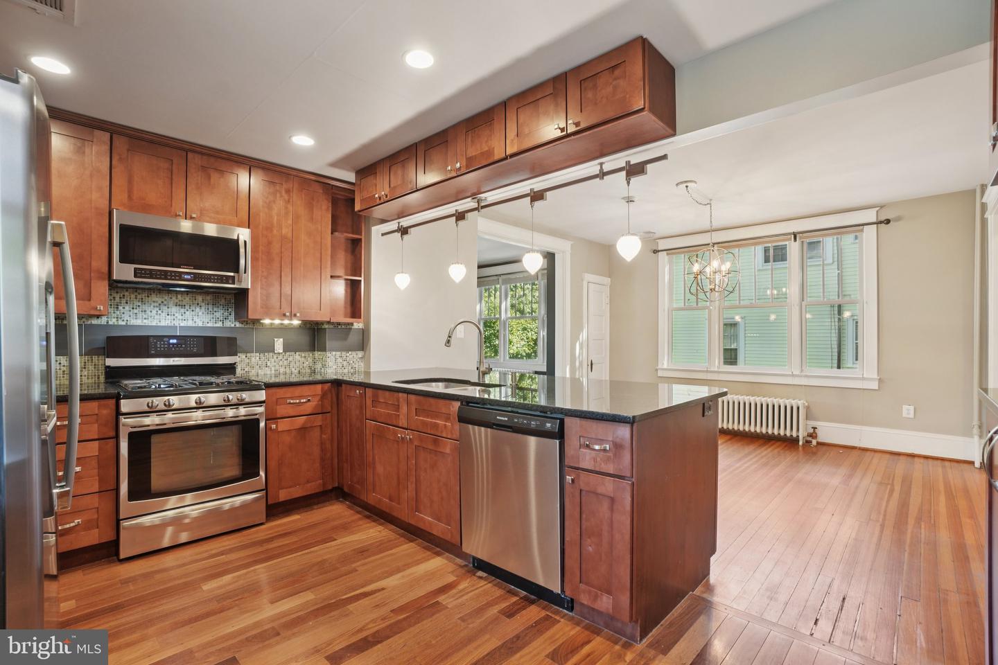 520 25TH ST S, ARLINGTON, Virginia 22202, 3 Bedrooms Bedrooms, ,2 BathroomsBathrooms,Residential,For sale,520 25TH ST S,VAAR2065358 MLS # VAAR2065358 520 25TH ST S, ARLINGTON, Virginia 22202, 3 Bedrooms Bedrooms, ,2 BathroomsBathrooms,Residential,For sale,520 25TH ST S,VAAR2065358 MLS # VAAR2065358