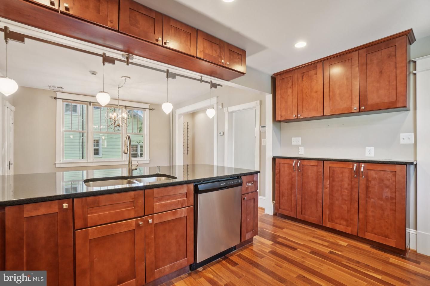 520 25TH ST S, ARLINGTON, Virginia 22202, 3 Bedrooms Bedrooms, ,2 BathroomsBathrooms,Residential,For sale,520 25TH ST S,VAAR2065358 MLS # VAAR2065358 520 25TH ST S, ARLINGTON, Virginia 22202, 3 Bedrooms Bedrooms, ,2 BathroomsBathrooms,Residential,For sale,520 25TH ST S,VAAR2065358 MLS # VAAR2065358