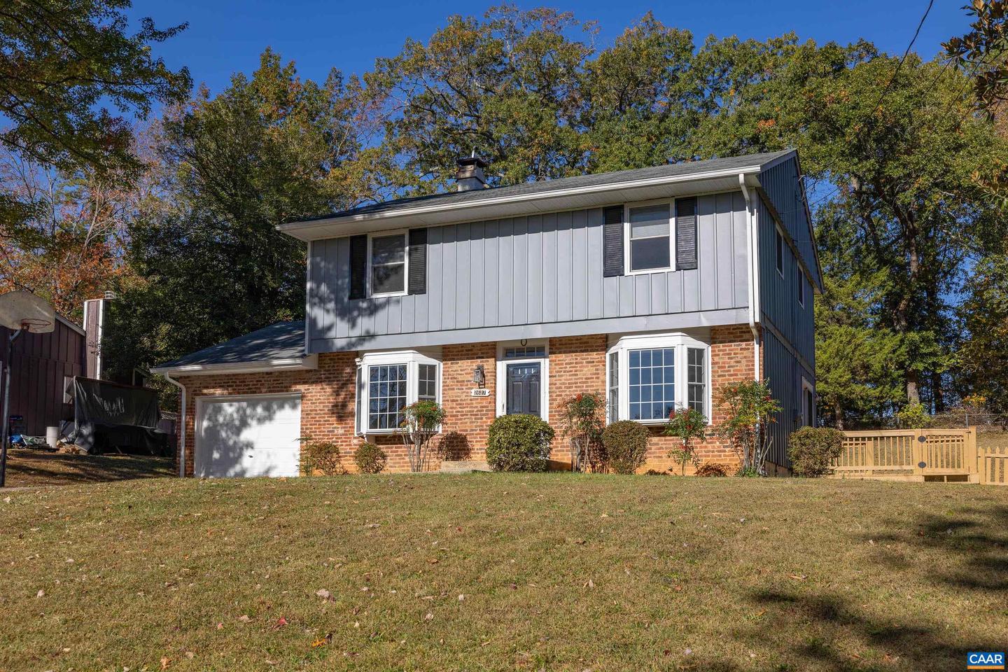 2627 COMMONWEALTH DR, CHARLOTTESVILLE, Virginia 22901, 4 Bedrooms Bedrooms, ,2 BathroomsBathrooms,Residential,For sale,2627 COMMONWEALTH DR,670405 MLS # 670405 2627 COMMONWEALTH DR, CHARLOTTESVILLE, Virginia 22901, 4 Bedrooms Bedrooms, ,2 BathroomsBathrooms,Residential,For sale,2627 COMMONWEALTH DR,670405 MLS # 670405