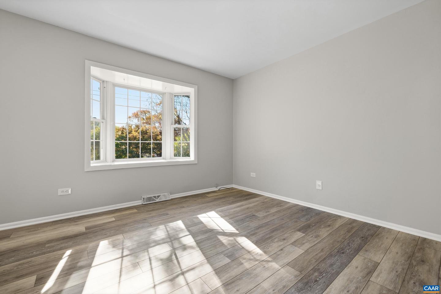 2627 COMMONWEALTH DR, CHARLOTTESVILLE, Virginia 22901, 4 Bedrooms Bedrooms, ,2 BathroomsBathrooms,Residential,For sale,2627 COMMONWEALTH DR,670405 MLS # 670405 2627 COMMONWEALTH DR, CHARLOTTESVILLE, Virginia 22901, 4 Bedrooms Bedrooms, ,2 BathroomsBathrooms,Residential,For sale,2627 COMMONWEALTH DR,670405 MLS # 670405