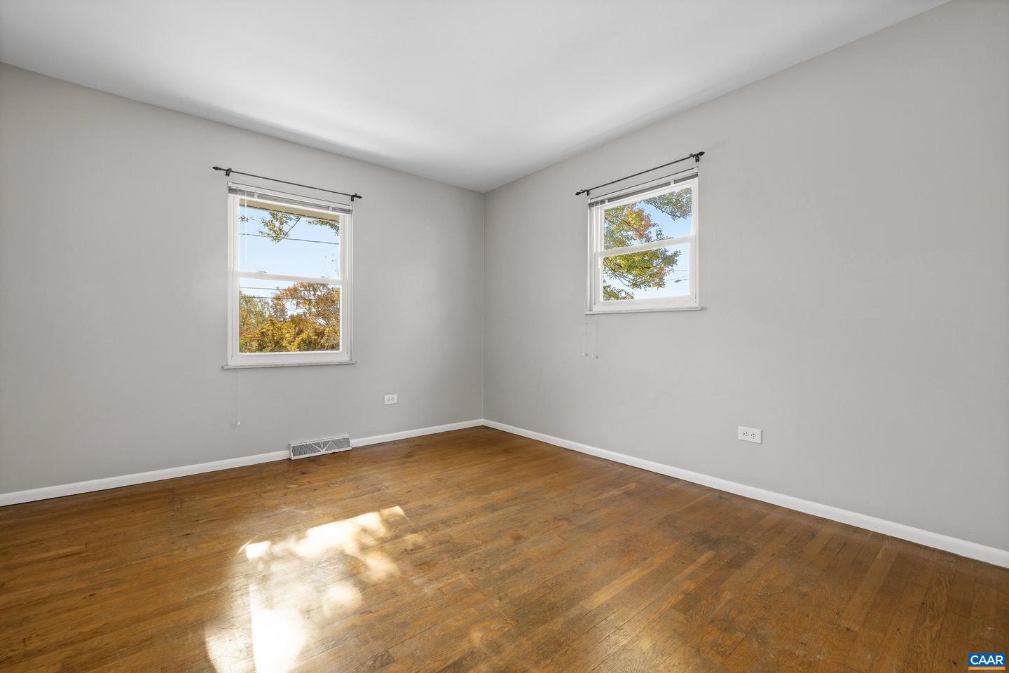 2627 COMMONWEALTH DR, CHARLOTTESVILLE, Virginia 22901, 4 Bedrooms Bedrooms, ,2 BathroomsBathrooms,Residential,For sale,2627 COMMONWEALTH DR,670405 MLS # 670405 2627 COMMONWEALTH DR, CHARLOTTESVILLE, Virginia 22901, 4 Bedrooms Bedrooms, ,2 BathroomsBathrooms,Residential,For sale,2627 COMMONWEALTH DR,670405 MLS # 670405