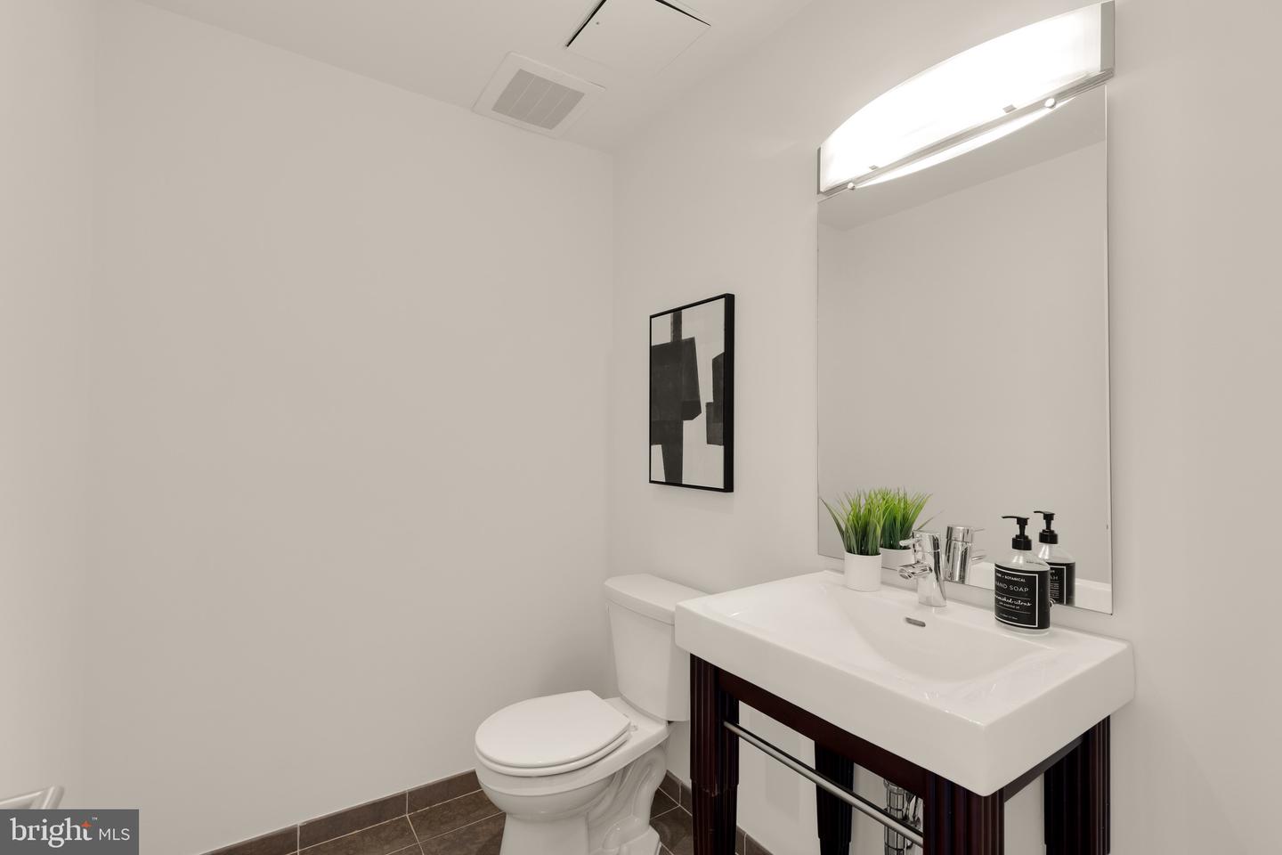 1401 CHURCH ST NW #523, WASHINGTON, District Of Columbia 20005, 3 Bedrooms Bedrooms, ,2 BathroomsBathrooms,Residential,For sale,1401 CHURCH ST NW #523,DCDC2229024 MLS # DCDC2229024 1401 CHURCH ST NW #523, WASHINGTON, District Of Columbia 20005, 3 Bedrooms Bedrooms, ,2 BathroomsBathrooms,Residential,For sale,1401 CHURCH ST NW #523,DCDC2229024 MLS # DCDC2229024