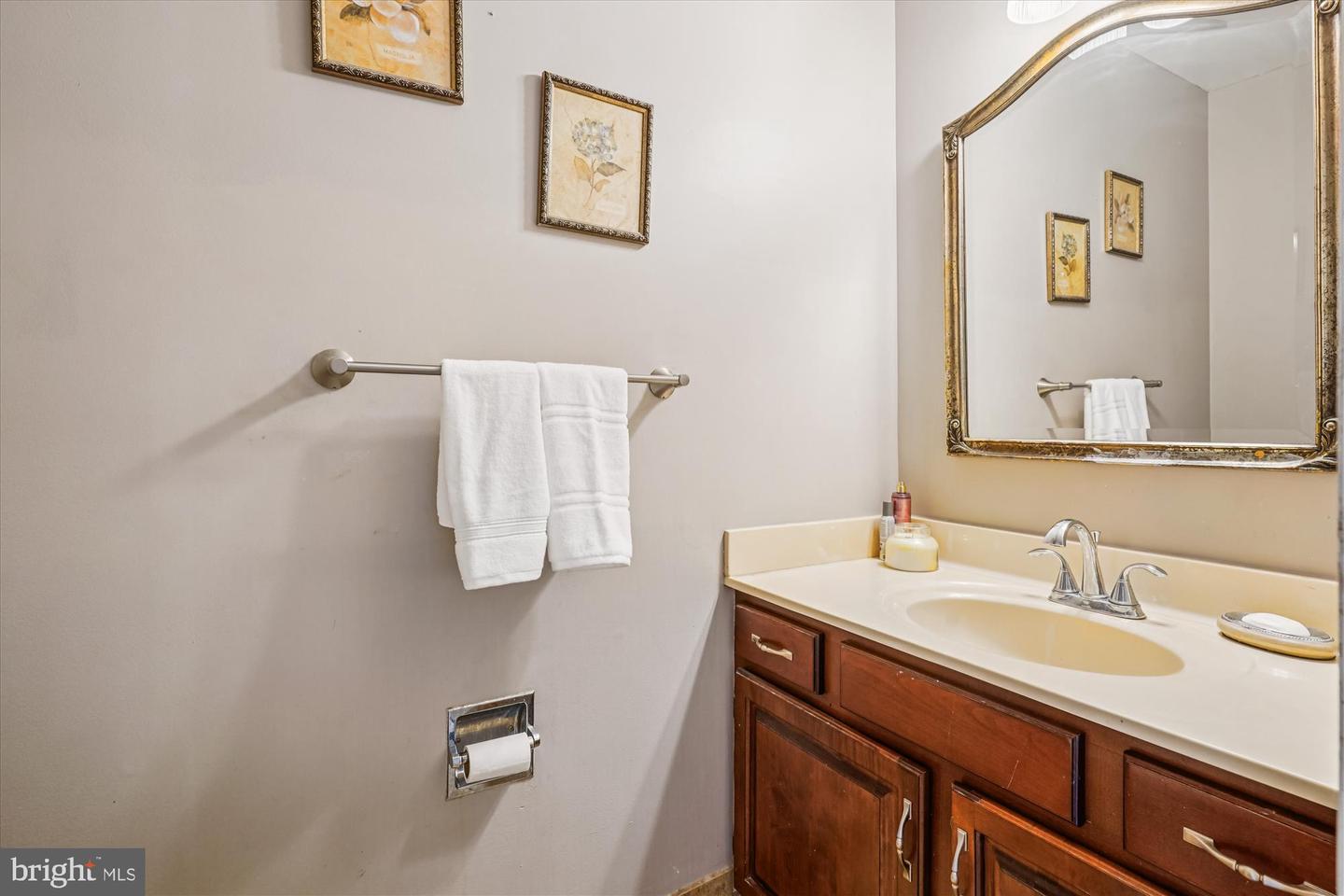 8622 CROSS CHASE CT, FAIRFAX STATION, Virginia 22039, 5 Bedrooms Bedrooms, ,3 BathroomsBathrooms,Residential,For sale,8622 CROSS CHASE CT,VAFX2276150 MLS # VAFX2276150 8622 CROSS CHASE CT, FAIRFAX STATION, Virginia 22039, 5 Bedrooms Bedrooms, ,3 BathroomsBathrooms,Residential,For sale,8622 CROSS CHASE CT,VAFX2276150 MLS # VAFX2276150