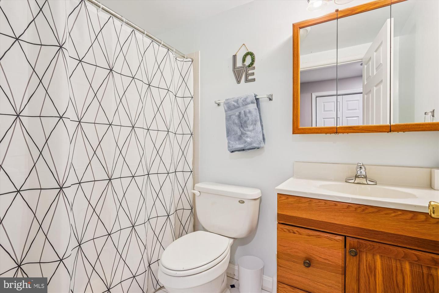 8622 CROSS CHASE CT, FAIRFAX STATION, Virginia 22039, 5 Bedrooms Bedrooms, ,3 BathroomsBathrooms,Residential,For sale,8622 CROSS CHASE CT,VAFX2276150 MLS # VAFX2276150 8622 CROSS CHASE CT, FAIRFAX STATION, Virginia 22039, 5 Bedrooms Bedrooms, ,3 BathroomsBathrooms,Residential,For sale,8622 CROSS CHASE CT,VAFX2276150 MLS # VAFX2276150