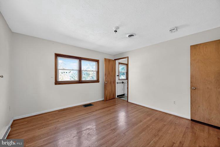 206 CLICKS LN, NEW MARKET, Virginia 22844, 3 Bedrooms Bedrooms, ,2 BathroomsBathrooms,Residential,For sale,206 CLICKS LN,VASH2012854 MLS # VASH2012854 206 CLICKS LN, NEW MARKET, Virginia 22844, 3 Bedrooms Bedrooms, ,2 BathroomsBathrooms,Residential,For sale,206 CLICKS LN,VASH2012854 MLS # VASH2012854