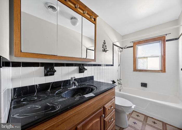 206 CLICKS LN, NEW MARKET, Virginia 22844, 3 Bedrooms Bedrooms, ,2 BathroomsBathrooms,Residential,For sale,206 CLICKS LN,VASH2012854 MLS # VASH2012854 206 CLICKS LN, NEW MARKET, Virginia 22844, 3 Bedrooms Bedrooms, ,2 BathroomsBathrooms,Residential,For sale,206 CLICKS LN,VASH2012854 MLS # VASH2012854