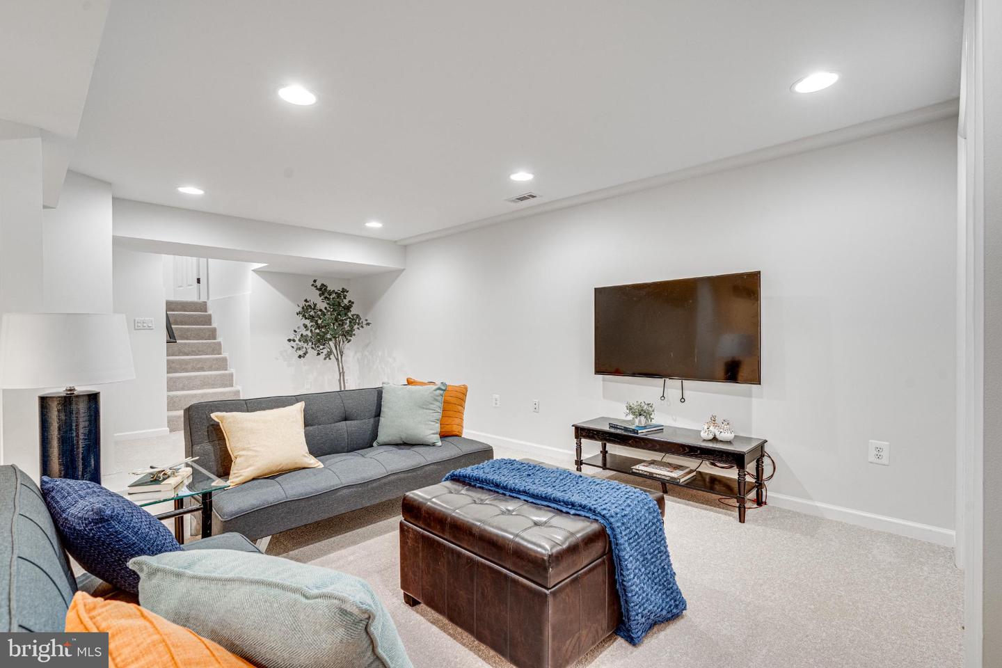 5207 STONINGTON DR, FAIRFAX, Virginia 22032, 4 Bedrooms Bedrooms, 14 Rooms Rooms,3 BathroomsBathrooms,Residential,For sale,5207 STONINGTON DR,VAFX2276162 MLS # VAFX2276162 5207 STONINGTON DR, FAIRFAX, Virginia 22032, 4 Bedrooms Bedrooms, 14 Rooms Rooms,3 BathroomsBathrooms,Residential,For sale,5207 STONINGTON DR,VAFX2276162 MLS # VAFX2276162