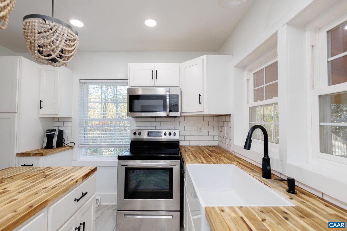 2860 KING SOLOMONS LN, ESMONT, Virginia 22937, 3 Bedrooms Bedrooms, ,2 BathroomsBathrooms,Residential,For sale,2860 KING SOLOMONS LN,670395 MLS # 670395 2860 KING SOLOMONS LN, ESMONT, Virginia 22937, 3 Bedrooms Bedrooms, ,2 BathroomsBathrooms,Residential,For sale,2860 KING SOLOMONS LN,670395 MLS # 670395