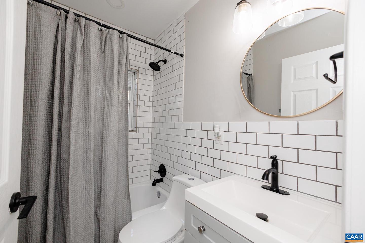2860 KING SOLOMONS LN, ESMONT, Virginia 22937, 3 Bedrooms Bedrooms, ,2 BathroomsBathrooms,Residential,For sale,2860 KING SOLOMONS LN,670395 MLS # 670395 2860 KING SOLOMONS LN, ESMONT, Virginia 22937, 3 Bedrooms Bedrooms, ,2 BathroomsBathrooms,Residential,For sale,2860 KING SOLOMONS LN,670395 MLS # 670395