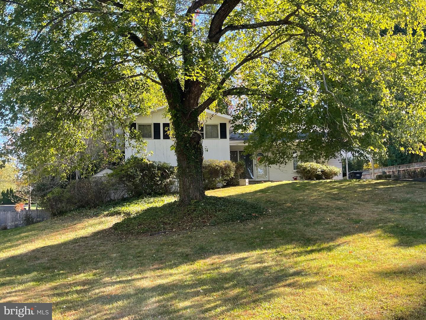 1101 CLOVER DRIVE, MCLEAN, Virginia 22101, 4 Bedrooms Bedrooms, ,3 BathroomsBathrooms,Residential,For sale,1101 CLOVER DRIVE,VAFX2276172 MLS # VAFX2276172 1101 CLOVER DRIVE, MCLEAN, Virginia 22101, 4 Bedrooms Bedrooms, ,3 BathroomsBathrooms,Residential,For sale,1101 CLOVER DRIVE,VAFX2276172 MLS # VAFX2276172