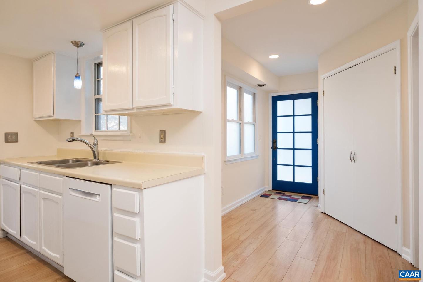 1115 COTTONWOOD RD, CHARLOTTESVILLE, Virginia 22901, 3 Bedrooms Bedrooms, ,2 BathroomsBathrooms,Residential,For sale,1115 COTTONWOOD RD,670396 MLS # 670396 1115 COTTONWOOD RD, CHARLOTTESVILLE, Virginia 22901, 3 Bedrooms Bedrooms, ,2 BathroomsBathrooms,Residential,For sale,1115 COTTONWOOD RD,670396 MLS # 670396