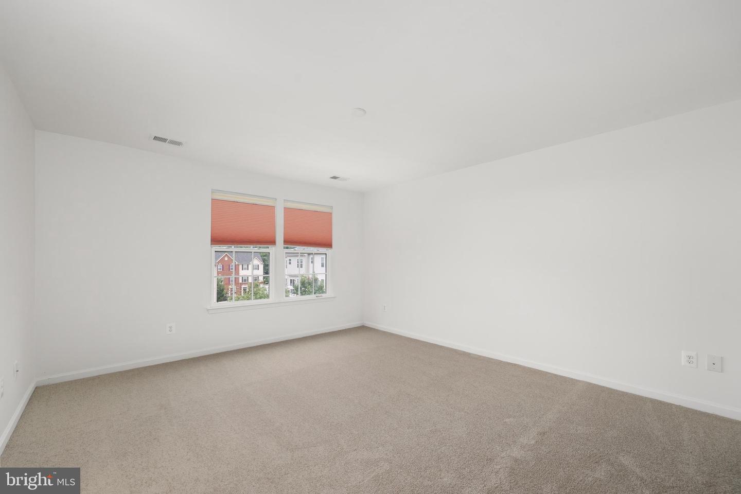 22855 CHESTNUT OAK TER, STERLING, Virginia 20166, 3 Bedrooms Bedrooms, ,2 BathroomsBathrooms,Residential,For sale,22855 CHESTNUT OAK TER,VALO2109656 MLS # VALO2109656