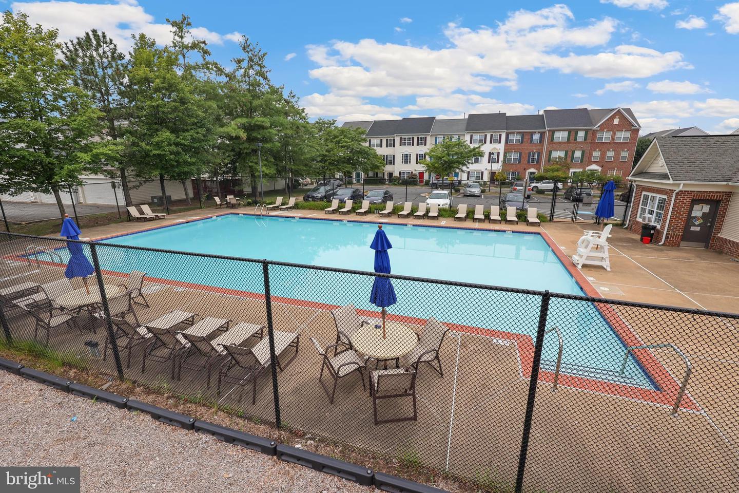 22855 CHESTNUT OAK TER, STERLING, Virginia 20166, 3 Bedrooms Bedrooms, ,2 BathroomsBathrooms,Residential,For sale,22855 CHESTNUT OAK TER,VALO2109656 MLS # VALO2109656