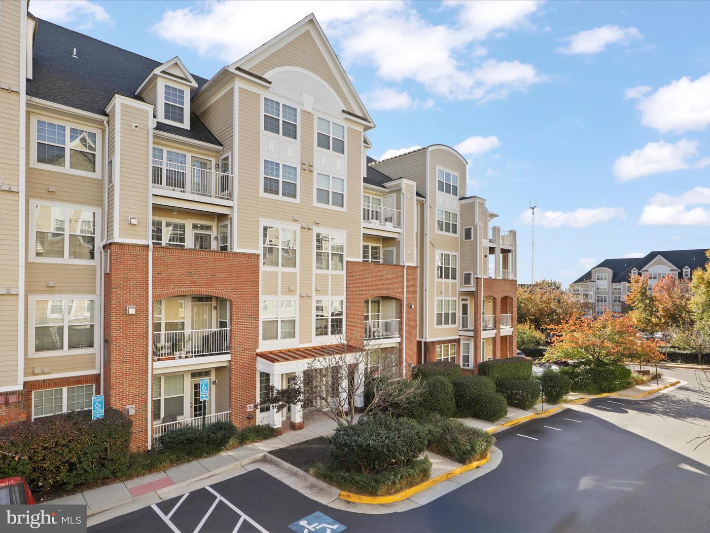 2711 BELLFOREST CT #201, VIENNA, Virginia 22180, 1 Bedroom Bedrooms, ,1 BathroomBathrooms,Residential,For sale,2711 BELLFOREST CT #201,VAFX2276218 MLS # VAFX2276218 2711 BELLFOREST CT #201, VIENNA, Virginia 22180, 1 Bedroom Bedrooms, ,1 BathroomBathrooms,Residential,For sale,2711 BELLFOREST CT #201,VAFX2276218 MLS # VAFX2276218