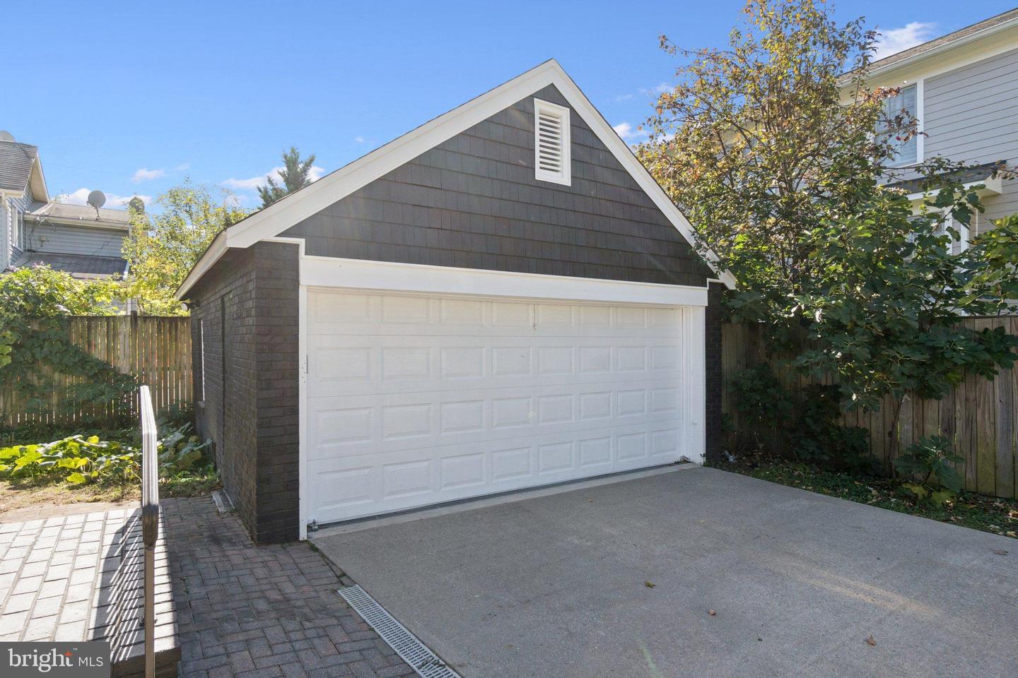 2500 S EADS ST, ARLINGTON, Virginia 22202, 4 Bedrooms Bedrooms, 12 Rooms Rooms,2 BathroomsBathrooms,Residential,For sale,2500 S EADS ST,VAAR2065370 MLS # VAAR2065370 2500 S EADS ST, ARLINGTON, Virginia 22202, 4 Bedrooms Bedrooms, 12 Rooms Rooms,2 BathroomsBathrooms,Residential,For sale,2500 S EADS ST,VAAR2065370 MLS # VAAR2065370