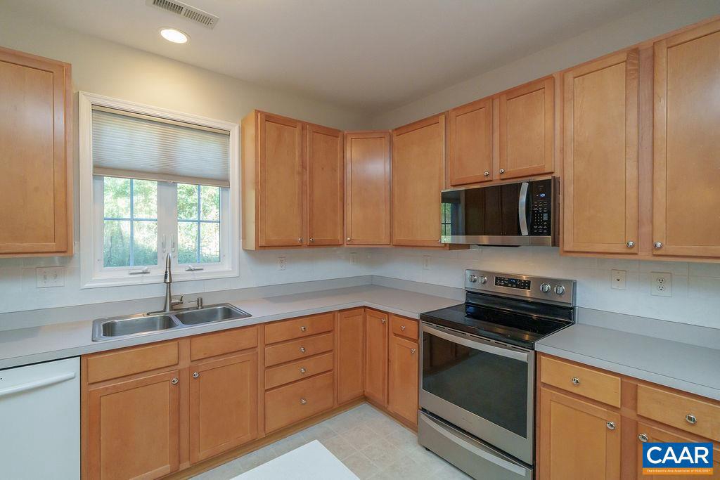 5440 HILL TOP ST, CROZET, Virginia 22932, 3 Bedrooms Bedrooms, ,2 BathroomsBathrooms,Residential,For sale,5440 HILL TOP ST,670420 MLS # 670420 5440 HILL TOP ST, CROZET, Virginia 22932, 3 Bedrooms Bedrooms, ,2 BathroomsBathrooms,Residential,For sale,5440 HILL TOP ST,670420 MLS # 670420