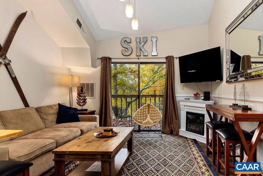 226 TIMBERS CONDOS, WINTERGREEN RESORT, Virginia 22967, 1 Bedroom Bedrooms, ,1 BathroomBathrooms,Residential,For sale,226 TIMBERS CONDOS,670421 MLS # 670421 226 TIMBERS CONDOS, WINTERGREEN RESORT, Virginia 22967, 1 Bedroom Bedrooms, ,1 BathroomBathrooms,Residential,For sale,226 TIMBERS CONDOS,670421 MLS # 670421