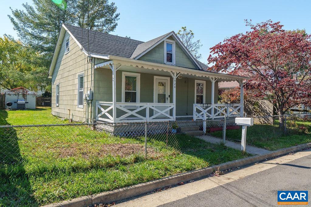 1428 2ND ST, WAYNESBORO, Virginia 22980, 2 Bedrooms Bedrooms, ,1 BathroomBathrooms,Residential,For sale,1428 2ND ST,670423 MLS # 670423 1428 2ND ST, WAYNESBORO, Virginia 22980, 2 Bedrooms Bedrooms, ,1 BathroomBathrooms,Residential,For sale,1428 2ND ST,670423 MLS # 670423