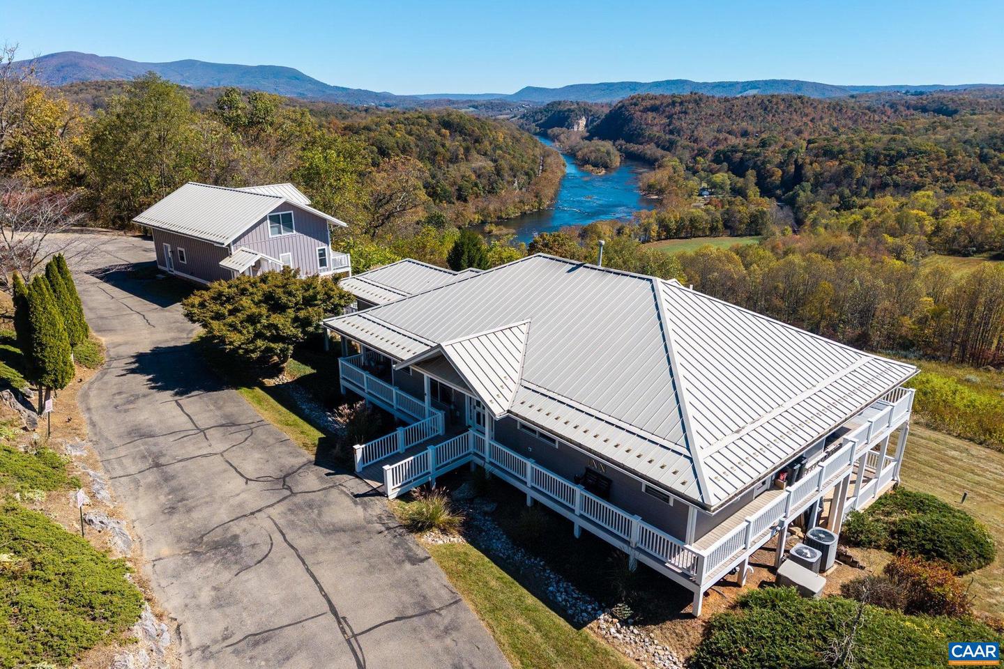 125 RIVER RIDGE DR, PEARISBURG, Virginia 24134, 9 Bedrooms Bedrooms, ,8 BathroomsBathrooms,Residential,For sale,125 RIVER RIDGE DR,670427 MLS # 670427 125 RIVER RIDGE DR, PEARISBURG, Virginia 24134, 9 Bedrooms Bedrooms, ,8 BathroomsBathrooms,Residential,For sale,125 RIVER RIDGE DR,670427 MLS # 670427