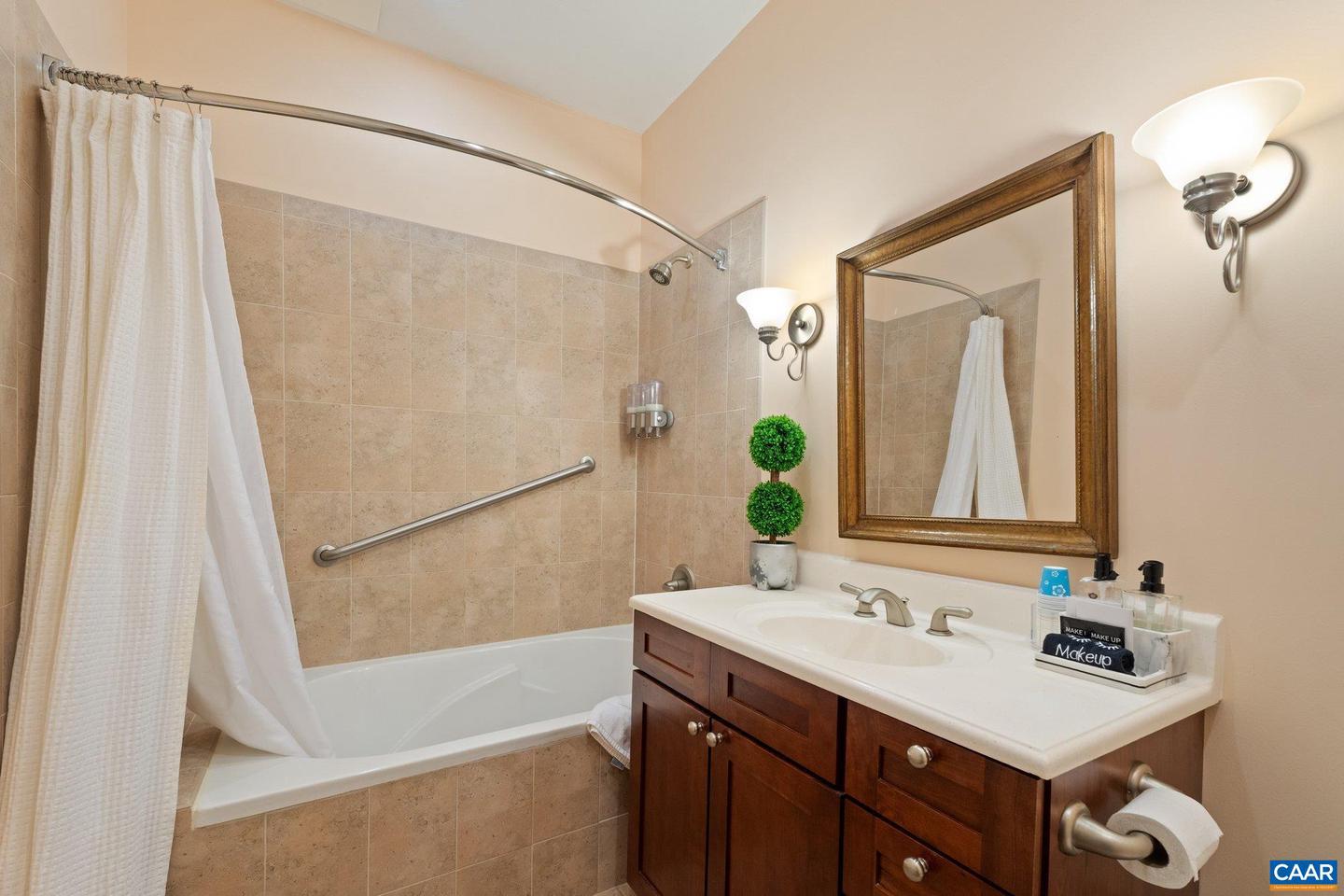 125 RIVER RIDGE DR, PEARISBURG, Virginia 24134, 9 Bedrooms Bedrooms, ,8 BathroomsBathrooms,Residential,For sale,125 RIVER RIDGE DR,670427 MLS # 670427 125 RIVER RIDGE DR, PEARISBURG, Virginia 24134, 9 Bedrooms Bedrooms, ,8 BathroomsBathrooms,Residential,For sale,125 RIVER RIDGE DR,670427 MLS # 670427