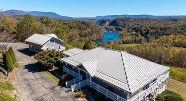 125 RIVER RIDGE DR, PEARISBURG, Virginia 24134, 9 Bedrooms Bedrooms, ,8 BathroomsBathrooms,Residential,For sale,125 RIVER RIDGE DR,670427 MLS # 670427