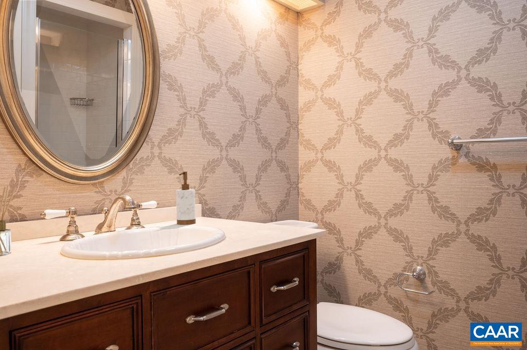 253 EAST JEFFERSON ST, CHARLOTTESVILLE, Virginia 22902, 2 Bedrooms Bedrooms, ,2 BathroomsBathrooms,Residential,For sale,253 EAST JEFFERSON ST,670411 MLS # 670411 253 EAST JEFFERSON ST, CHARLOTTESVILLE, Virginia 22902, 2 Bedrooms Bedrooms, ,2 BathroomsBathrooms,Residential,For sale,253 EAST JEFFERSON ST,670411 MLS # 670411