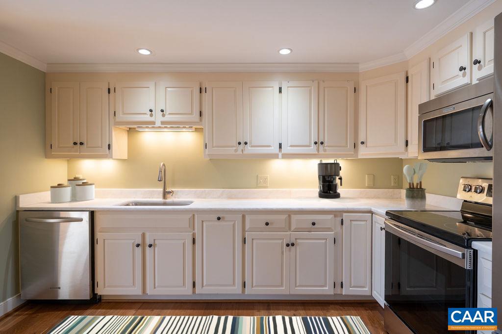 253 EAST JEFFERSON ST, CHARLOTTESVILLE, Virginia 22902, 2 Bedrooms Bedrooms, ,2 BathroomsBathrooms,Residential,For sale,253 EAST JEFFERSON ST,670411 MLS # 670411 253 EAST JEFFERSON ST, CHARLOTTESVILLE, Virginia 22902, 2 Bedrooms Bedrooms, ,2 BathroomsBathrooms,Residential,For sale,253 EAST JEFFERSON ST,670411 MLS # 670411