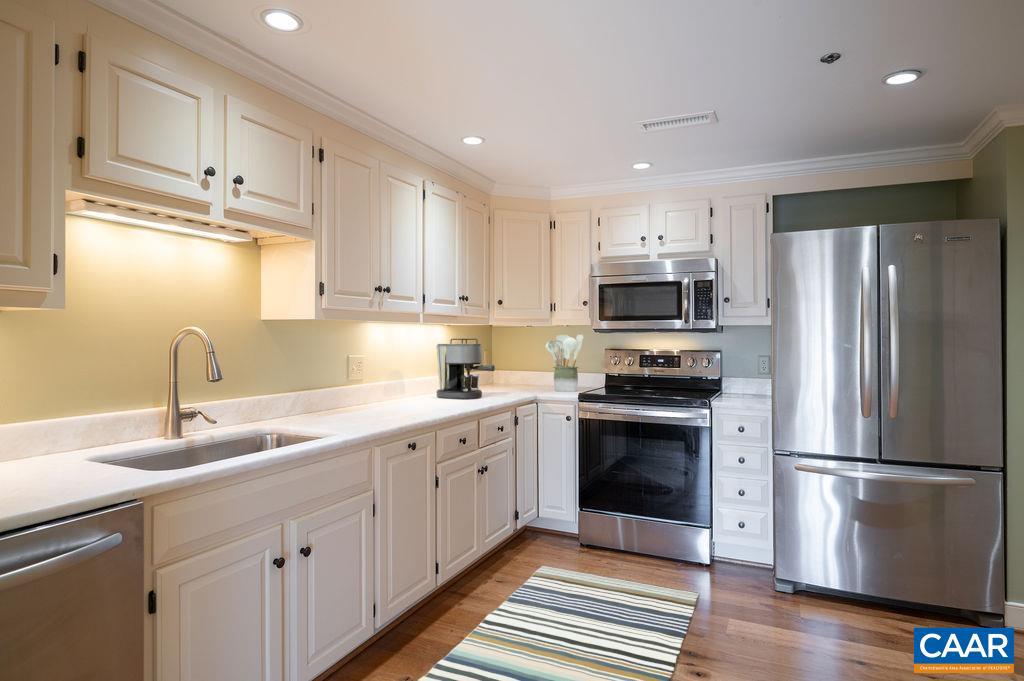 253 EAST JEFFERSON ST, CHARLOTTESVILLE, Virginia 22902, 2 Bedrooms Bedrooms, ,2 BathroomsBathrooms,Residential,For sale,253 EAST JEFFERSON ST,670411 MLS # 670411 253 EAST JEFFERSON ST, CHARLOTTESVILLE, Virginia 22902, 2 Bedrooms Bedrooms, ,2 BathroomsBathrooms,Residential,For sale,253 EAST JEFFERSON ST,670411 MLS # 670411
