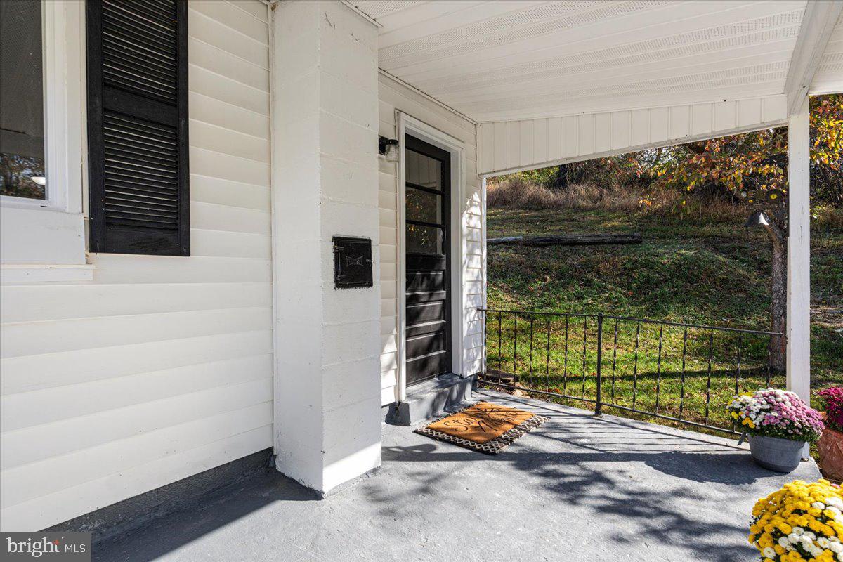 13886 CREST HILL RD, FLINT HILL, Virginia 22627, 3 Bedrooms Bedrooms, ,1 BathroomBathrooms,Residential,For sale,13886 CREST HILL RD,VARP2002356 MLS # VARP2002356 13886 CREST HILL RD, FLINT HILL, Virginia 22627, 3 Bedrooms Bedrooms, ,1 BathroomBathrooms,Residential,For sale,13886 CREST HILL RD,VARP2002356 MLS # VARP2002356