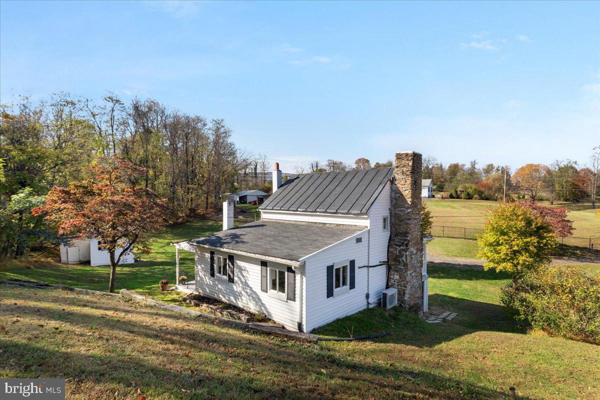 13886 CREST HILL RD, FLINT HILL, Virginia 22627, 3 Bedrooms Bedrooms, ,1 BathroomBathrooms,Residential,For sale,13886 CREST HILL RD,VARP2002356 MLS # VARP2002356 13886 CREST HILL RD, FLINT HILL, Virginia 22627, 3 Bedrooms Bedrooms, ,1 BathroomBathrooms,Residential,For sale,13886 CREST HILL RD,VARP2002356 MLS # VARP2002356