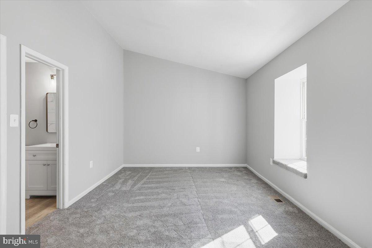 5714 MASON BLUFF DR, BURKE, Virginia 22015, 3 Bedrooms Bedrooms, ,3 BathroomsBathrooms,Residential,For sale,5714 MASON BLUFF DR,VAFX2276248 MLS # VAFX2276248